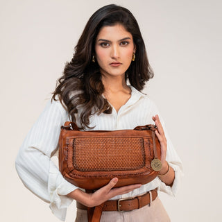 Fika - The Sling Bag -Cognac